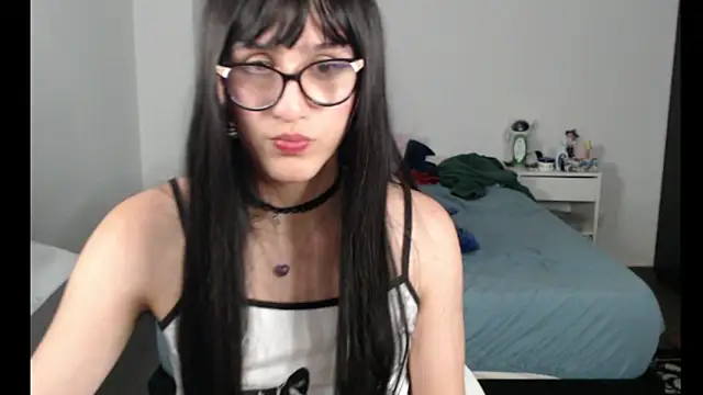 Snapshot of Alice_love29 chatting on December 2025 06:51:01 AM Alice love29 online show from December 2025 06:51:01 AM