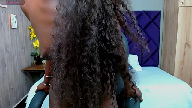 Nahomi-Hill online show from January 2025 11:33:01 PM