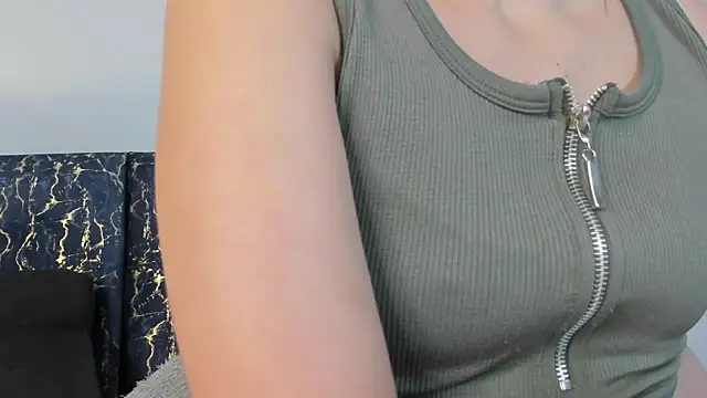 Sophia Lemos online show from October 2025 02:02:01 PM