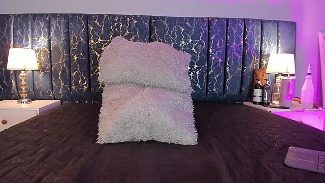 Sophia Lemos online show from December 2025 07:42:02 PM