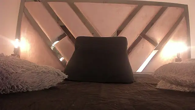 Sophia Lemos online show from February 2026 01:54:01 PM