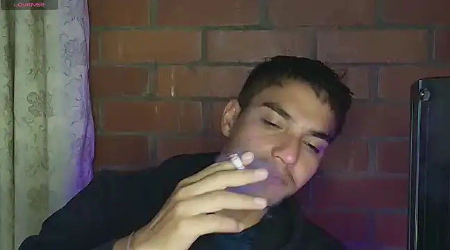 Leandro valenzuela online show from February 2025 03:54:01 AM