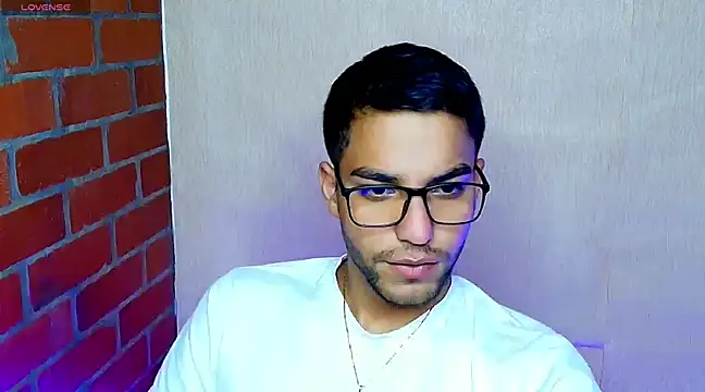 Leandro valenzuela online show from March 2025 04:57:02 AM