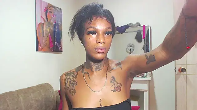 Snapshot of badgirls_cx chatting on May 2026 07:00:02 PM badgirls cx online show from May 2026 07:00:02 PM