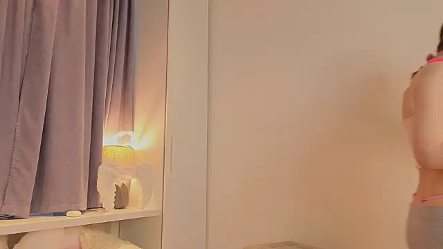 elfinvibes online show from February 2026 06:12:01 AM