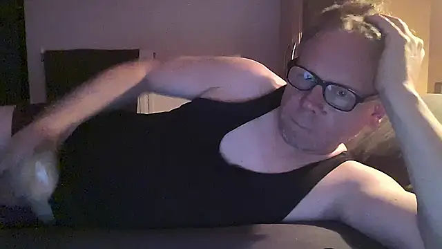 Snapshot of kinkyslet8 chatting on September 2025 06:33:02 PM kinkyslet8 online show from September 2025 06:33:02 PM
