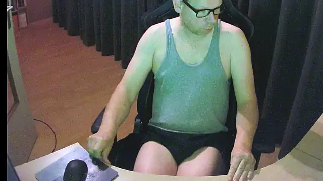 Snapshot of kinkyslet8 chatting on December 2025 09:18:01 AM kinkyslet8 online show from December 2025 09:18:01 AM