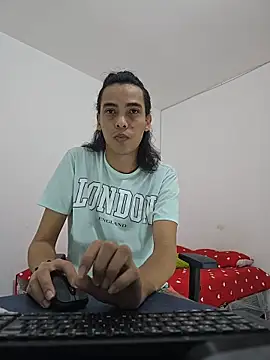 Snapshot of NickSull__ chatting on December 2025 10:29:02 PM NickSull online show from December 2025 10:29:02 PM