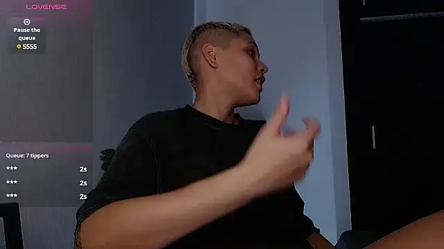 Charlee pink online show from December 2024 04:29:02 PM