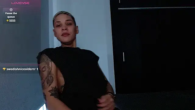 Charlee pink online show from December 2024 07:38:02 PM