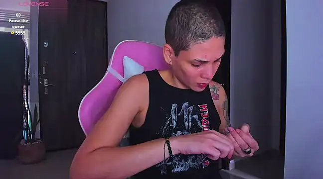 Charlee pink online show from January 2025 05:26:02 PM