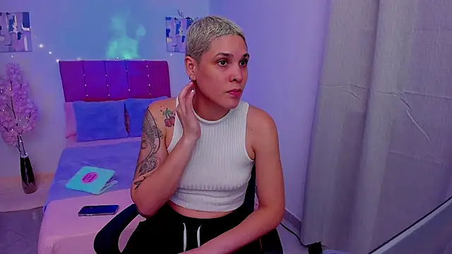 Charlee pink online show from September 2025 12:45:02 AM