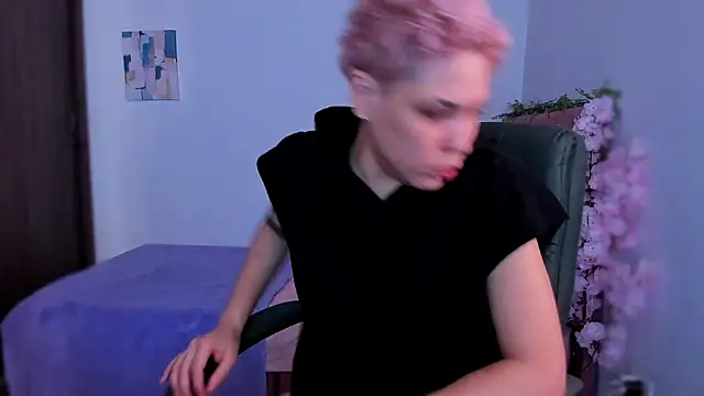 Charlee pink online show from December 2025 05:30:01 PM