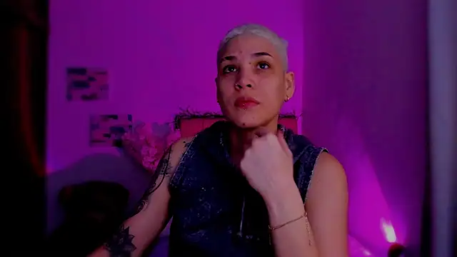 Snapshot of Charlee_pink chatting on February 2026 03:24:01 PM Charlee pink online show from February 2026 03:24:01 PM