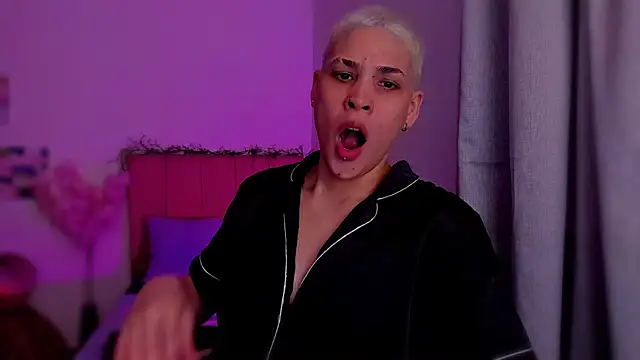 Snapshot of Charlee_pink chatting on March 2026 03:30:01 AM Charlee pink online show from March 2026 03:30:01 AM