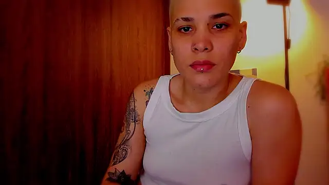 Snapshot of Charlee_pink chatting on March 2026 03:01:01 AM Charlee pink online show from March 2026 03:01:01 AM