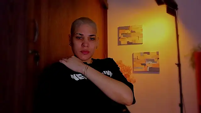 Snapshot of Charlee_pink chatting on March 2026 05:52:01 PM Charlee pink online show from March 2026 05:52:01 PM