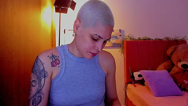 Snapshot of Charlee_pink chatting on March 2026 05:46:01 AM Charlee pink online show from March 2026 05:46:01 AM