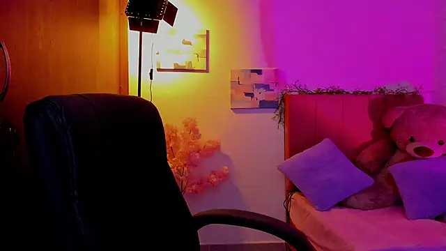 Snapshot of Charlee_pink chatting on March 2026 09:58:02 PM Charlee pink online show from March 2026 09:58:02 PM