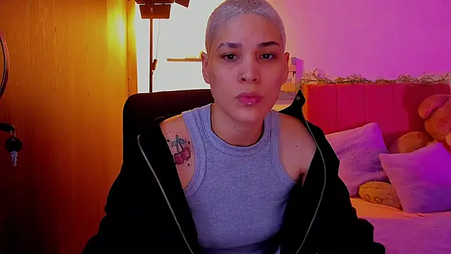 Snapshot of Charlee_pink chatting on March 2026 08:32:01 PM Charlee pink online show from March 2026 08:32:01 PM