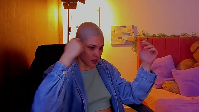 Snapshot of Charlee_pink chatting on March 2026 03:34:02 PM Charlee pink online show from March 2026 03:34:02 PM