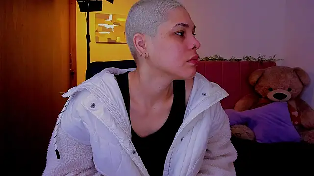 Snapshot of Charlee_pink chatting on April 2026 02:58:01 PM Charlee pink online show from April 2026 02:58:01 PM