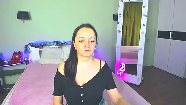 Snapshot of AngellLika chatting on December 2024 04:43:01 PM AngellLika online show from December 2024 04:43:01 PM