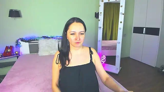 Snapshot of AngellLika chatting on December 2024 01:01:02 PM AngellLika online show from December 2024 01:01:02 PM