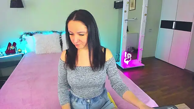 Snapshot of AngellLika chatting on December 2024 07:26:01 AM AngellLika online show from December 2024 07:26:01 AM