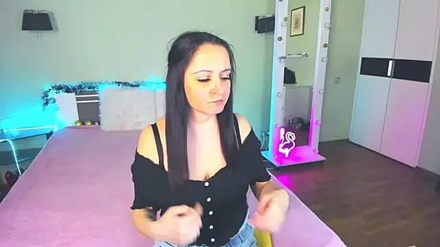 Snapshot of AngellLika chatting on December 2024 04:02:02 PM AngellLika online show from December 2024 04:02:02 PM