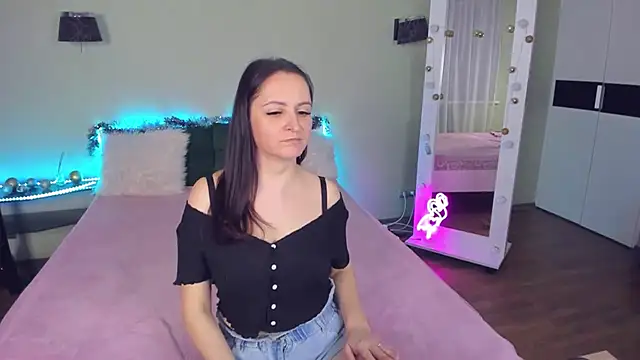 Snapshot of AngellLika chatting on January 2025 04:28:02 PM AngellLika online show from January 2025 04:28:02 PM