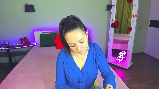 Snapshot of AngellLika chatting on October 2025 12:50:01 PM AngellLika online show from October 2025 12:50:01 PM