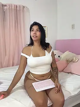 LucyMartelli online show from May 2026 11:39:01 AM