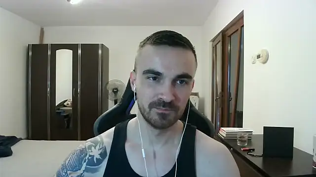 Snapshot of mu5clemania2 chatting on January 2026 01:46:01 PM mu5clemania2 online show from January 2026 01:46:01 PM