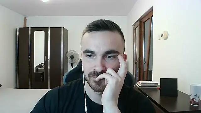 Snapshot of mu5clemania2 chatting on January 2026 01:13:02 PM mu5clemania2 online show from January 2026 01:13:02 PM