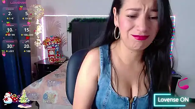 Julietacollins06 online show from December 2024 02:49:02 PM