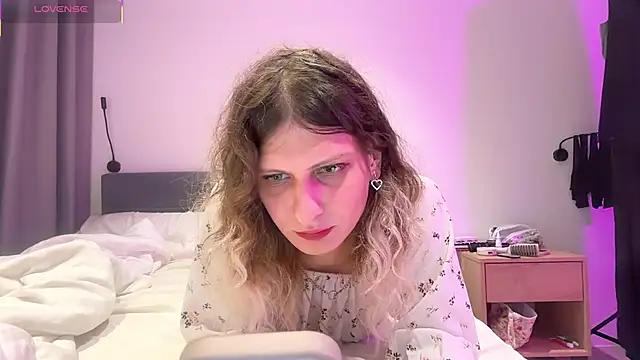 Alice Pinkhead online show from October 2025 08:57:02 AM