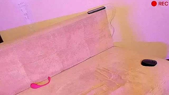 Snapshot of Nicholasrodrii chatting on December 2024 04:45:01 AM Nicholasrodrii online show from December 2024 04:45:01 AM