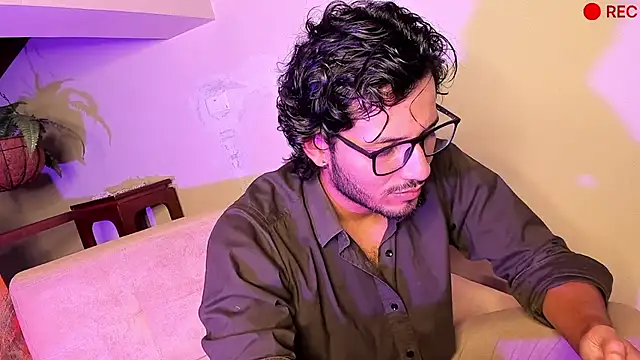 Snapshot of Nicholasrodrii chatting on December 2024 10:25:02 PM Nicholasrodrii online show from December 2024 10:25:02 PM