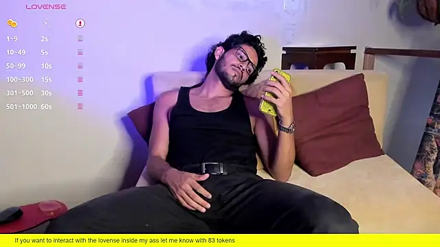 Snapshot of Nicholasrodrii chatting on February 2025 01:33:02 PM Nicholasrodrii online show from February 2025 01:33:02 PM