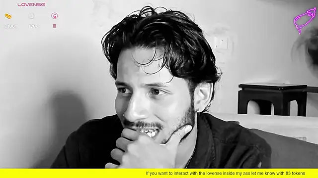 Snapshot of Nicholasrodrii chatting on February 2025 11:20:01 PM Nicholasrodrii online show from February 2025 11:20:01 PM