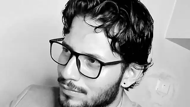 Snapshot of Nicholasrodrii chatting on March 2025 10:10:01 PM Nicholasrodrii online show from March 2025 10:10:01 PM