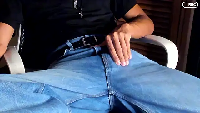 Snapshot of Nicholasrodrii chatting on September 2025 12:33:02 AM Nicholasrodrii online show from September 2025 12:33:02 AM