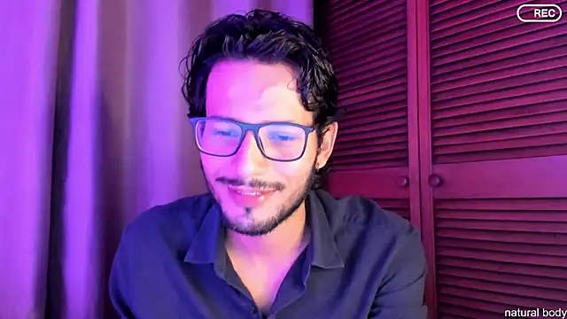 Snapshot of Nicholasrodrii chatting on October 2025 10:51:02 PM Nicholasrodrii online show from October 2025 10:51:02 PM