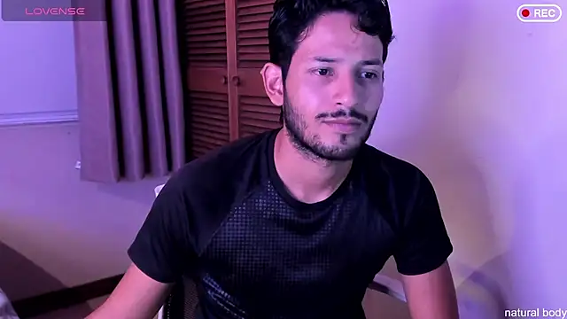 Snapshot of Nicholasrodrii chatting on October 2025 11:09:02 PM Nicholasrodrii online show from October 2025 11:09:02 PM