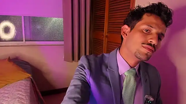 Nicholasrodrii online show from February 2026 12:04:02 AM