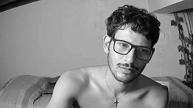 Nicholasrodrii online show from June 2026 05:12:01 AM
