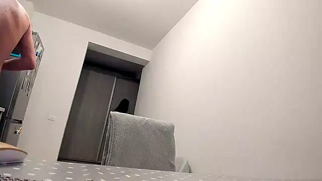 Snapshot of cuplu29 chatting on March 2025 04:28:01 AM cuplu29 online show from March 2025 04:28:01 AM