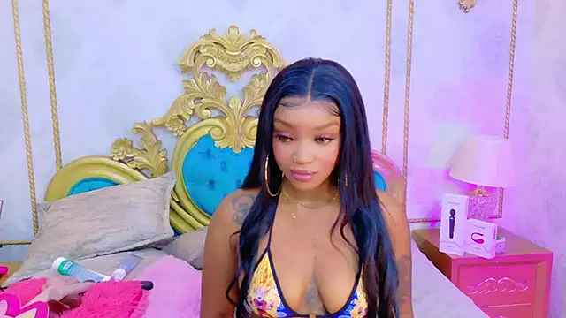 Snapshot of SalomeRestrepo chatting on October 2025 04:31:01 AM SalomeRestrepo online show from October 2025 04:31:01 AM