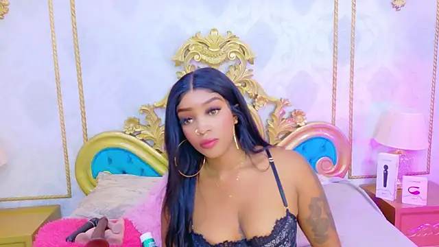 Snapshot of SalomeRestrepo chatting on November 2025 04:56:01 AM SalomeRestrepo online show from November 2025 04:56:01 AM